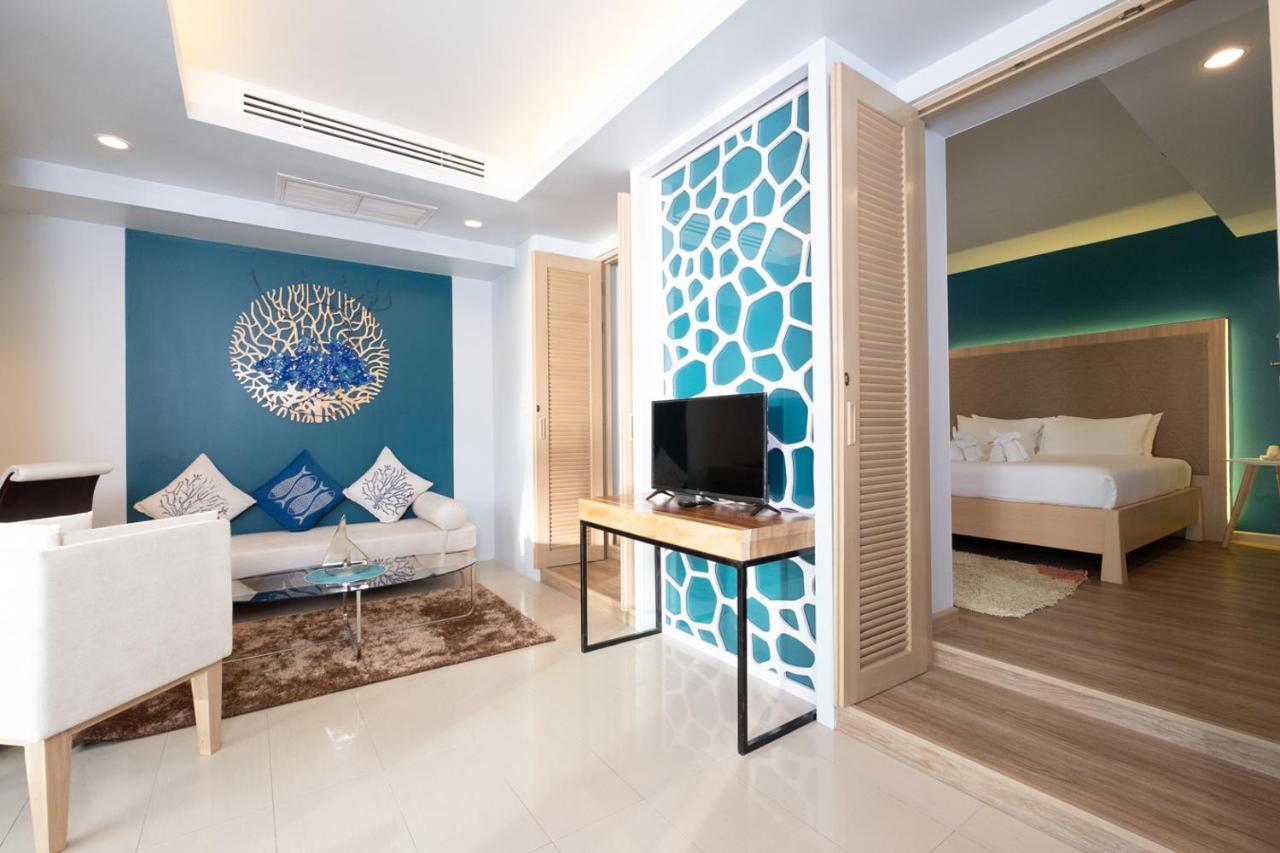 The Royal Palm Beach Front Patong Exterior photo